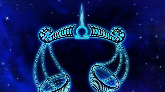 కేంద్ర త్రికోణ రాజయోగం తులా రాశి వారికి అనేక సానుకూల మార్పులను సృష్టించబోతోంది. ఇప్పుడు వివిధ ప్రాజెక్టులను సకాలంలో పూర్తి చేయడానికి శక్తితో నిండి ఉంటారు. దాని ద్వారా ప్రశంసలు పొందుతారు. కొత్త బాధ్యతలు లభిస్తాయి. కృషి గొప్ప ఫలితాలను ఇస్తుంది. పనులను విజయవంతంగా పూర్తి చేయడం వల్ల ఆత్మవిశ్వాసం పెరుగుతుంది. మానసిక ఆరోగ్యంపై సరైన శ్రద్ధ చూపడం ద్వారా అన్ని ప్రతికూల ఆలోచనలను అధిగమించి జీవితంలో సరైన సమతుల్యతను కనుగొనగలరు. కుటుంబ జీవితంలో స్థిరత్వం ఉంటుంది. తమ భాగస్వామితో నాణ్యమైన సమయాన్ని గడపగలరు.