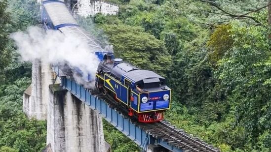 4వ రోజు ఉదయం హోటల్‌లో బ్రేక్ ఫాస్ట్ చేసి.. కూనూరుకు వెళ్తారు. మధ్యాహ్నం తిరిగి ఊటీకి వస్తారు. నైట్ ఇక్కడే ఉంటారు. ఐదో రోజు టిఫిన్ చేసి ఊటీ నుంచి కోయంబత్తూరు వెళ్తారు. సాయంత్రం 3:40 గంటలకు శబరి ఎక్స్ ప్రెస్ ఉంటుంది. రాత్రి జర్నీ చేస్తారు. ఆరో రోజు 11 గంటలకు గంటలకు సికింద్రాబాద్ వస్తారు. దీనితో టూర్ ముగుస్తుంది.