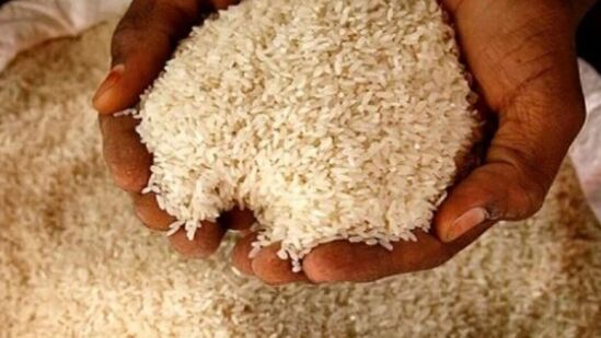 ఇలాంటి వారి వివరాలను పౌరసరఫరాల శాఖ ఎప్పటికప్పుడు సేకరిస్తోంది. వీరిని అనర్హులుగా గుర్తించే పనిలో పడింది. స్మార్ట్ కార్డులు సైతం నిలిపివేయగా… కార్డులను కూాడా రద్దు చేసే పనిలో పడ్డారు. ఇలాంటి వారి వివరాలను పౌరసరఫరాల శాఖ ఎప్పటికప్పుడు సేకరిస్తోంది. వీరిని అనర్హులుగా గుర్తించే పనిలో పడింది. స్మార్ట్ కార్డులు సైతం నిలిపివేయగా… కార్డులను కూాడా రద్దు చేసే పనిలో పడ్డారు.