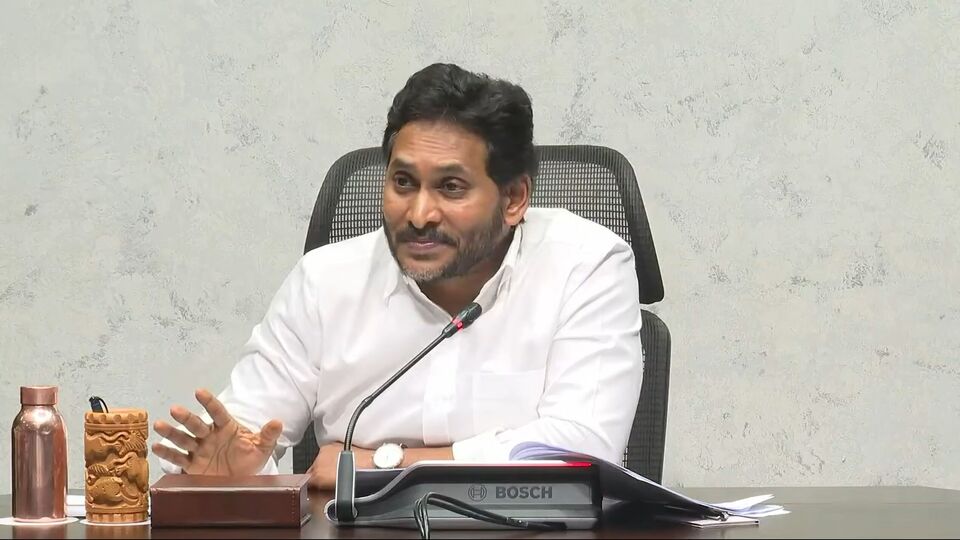 జగన్‌కు హెలికాప్టర్ ద్వారా మాకవరపాలెం చేరుకోవడానికి అనుమతి.. రోడ్‌షోకు నో పర్మిషన్!