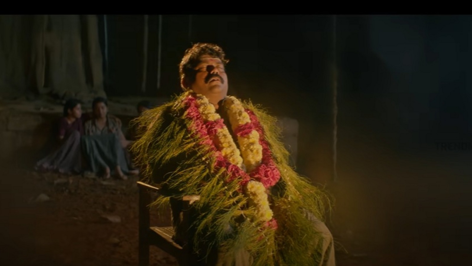 ఓటీటీలోకి తమిళ డిఫరెంట్ మూవీ.. పిత్తుల సౌండ్ చేసే డెడ్ బాడీ..దేవుడంటూ రెండు గ్రామాల కొట్లాట.. ఈ థ్రిల్లర్ కు 8.2 రేటింగ్