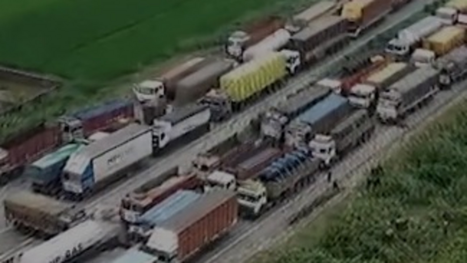 Traffic Jam : అత్యంత భారీ ట్రాఫిక్​ జామ్​! 4 రోజుల పాటు నిలిచిపోయిన వాహనాలు..