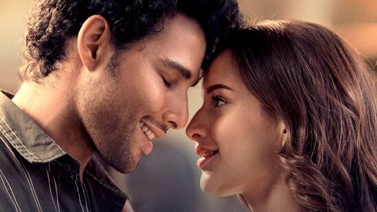 తృప్తి డిమ్రి, సిద్ధాంత్ చతుర్వేది నటించిన దడక్ 2 మూవీ నాలుగో స్థానంలో ట్రెండింగ్ లో ఉంది. తృప్తి డిమ్రి, సిద్ధాంత్ చతుర్వేది నటించిన దడక్ 2 మూవీ నాలుగో స్థానంలో ట్రెండింగ్ లో ఉంది.