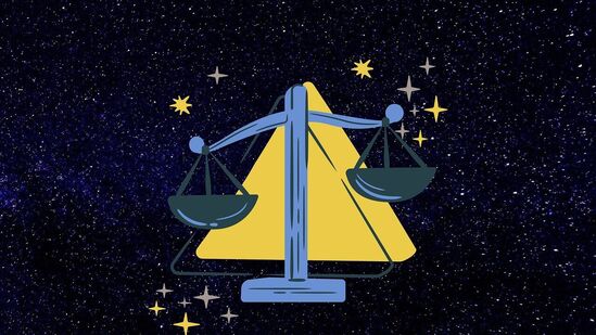 తులారాశి వారికి బృహస్పతి తిరోగమన కదలిక, శని ప్రత్యక్ష కదలిక సానుకూల మార్పులను తెస్తాయి. మీ రాశి కర్మ ఇంట్లో బృహస్పతి తిరోగమనంలో కదులుతే, శని నేరుగా ఆరో ఇంట్లోకి ప్రవేశిస్తాడు. అందువల్ల ఈ కాలంలో మీరు మీ ఉద్యోగం, వ్యాపారంలో చాలా విజయాన్ని తీసుకురావచ్చు. కోర్టు కేసులలో కూడా విజయం సాధించవచ్చు. దీనితో పాటు మీరు పనిలో మంచి శాంతిని అనుభవిస్తారు. మీ అదృష్టం కూడా ప్రకాశిస్తుంది. మీరు మీ కెరీర్లో ఆకస్మిక మార్పులను అనుభవించవచ్చు, వ్యాపారవేత్తలు గణనీయమైన ఆర్థిక లాభాలను పొందవచ్చు. తులారాశి వారికి బృహస్పతి తిరోగమన కదలిక, శని ప్రత్యక్ష కదలిక సానుకూల మార్పులను తెస్తాయి. మీ రాశి కర్మ ఇంట్లో బృహస్పతి తిరోగమనంలో కదులుతే, శని నేరుగా ఆరో ఇంట్లోకి ప్రవేశిస్తాడు. అందువల్ల ఈ కాలంలో మీరు మీ ఉద్యోగం, వ్యాపారంలో చాలా విజయాన్ని తీసుకురావచ్చు. కోర్టు కేసులలో కూడా విజయం సాధించవచ్చు. దీనితో పాటు మీరు పనిలో మంచి శాంతిని అనుభవిస్తారు. మీ అదృష్టం కూడా ప్రకాశిస్తుంది. మీరు మీ కెరీర్లో ఆకస్మిక మార్పులను అనుభవించవచ్చు, వ్యాపారవేత్తలు గణనీయమైన ఆర్థిక లాభాలను పొందవచ్చు.