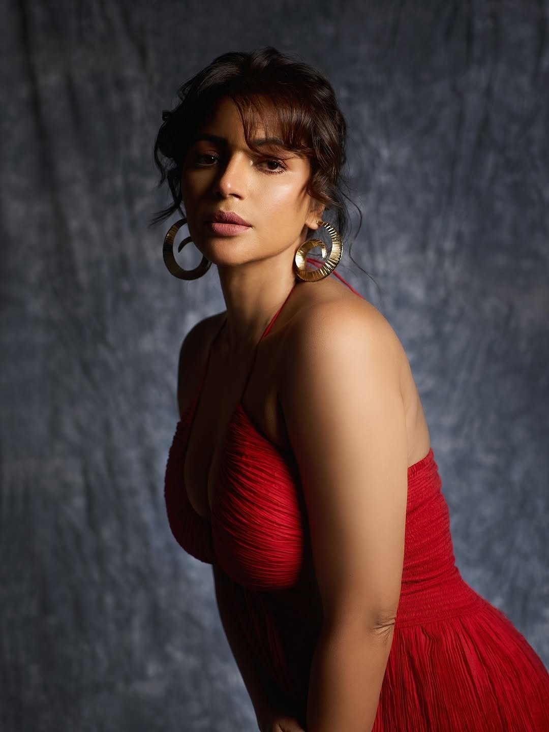 44 ఏళ్ల వయసులోనూ అదిరే అందాలను ప్రదర్శిస్తూనే ఉంటుంది షామా సికందర్. ఇవాళ తన ఇన్ స్టాగ్రామ్ అకౌంట్లో ఈ పిక్స్ పోస్టు చేసింది. 44 ఏళ్ల వయసులోనూ అదిరే అందాలను ప్రదర్శిస్తూనే ఉంటుంది షామా సికందర్. ఇవాళ తన ఇన్ స్టాగ్రామ్ అకౌంట్లో ఈ పిక్స్ పోస్టు చేసింది.