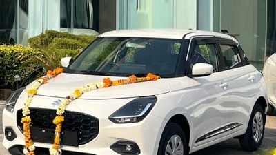 హ్యాచ్బ్యాక్స్లో మారుతీ స్విఫ్ట్ హవా.. సెప్టెంబరు నెలలో నెంబర్ 1 హ్యాచ్బ్యాక్ హ్యాచ్బ్యాక్స్లో మారుతీ స్విఫ్ట్ హవా.. సెప్టెంబరు నెలలో నెంబర్ 1 హ్యాచ్బ్యాక్