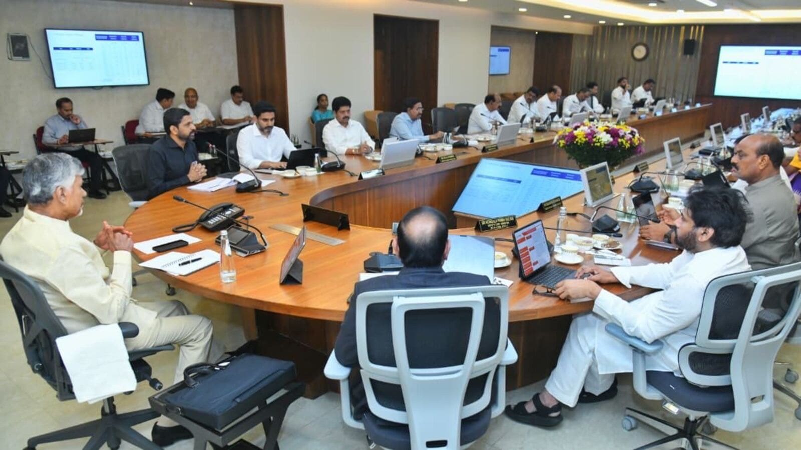 గ్రామ పంచాయతీల్లో క్లస్టర్ వ్యవస్థ రద్దు - 4 గ్రేడ్లుగా పునర్‌ వ్యవస్థీకరణ..! కొత్తగా వచ్చే మార్పులివే