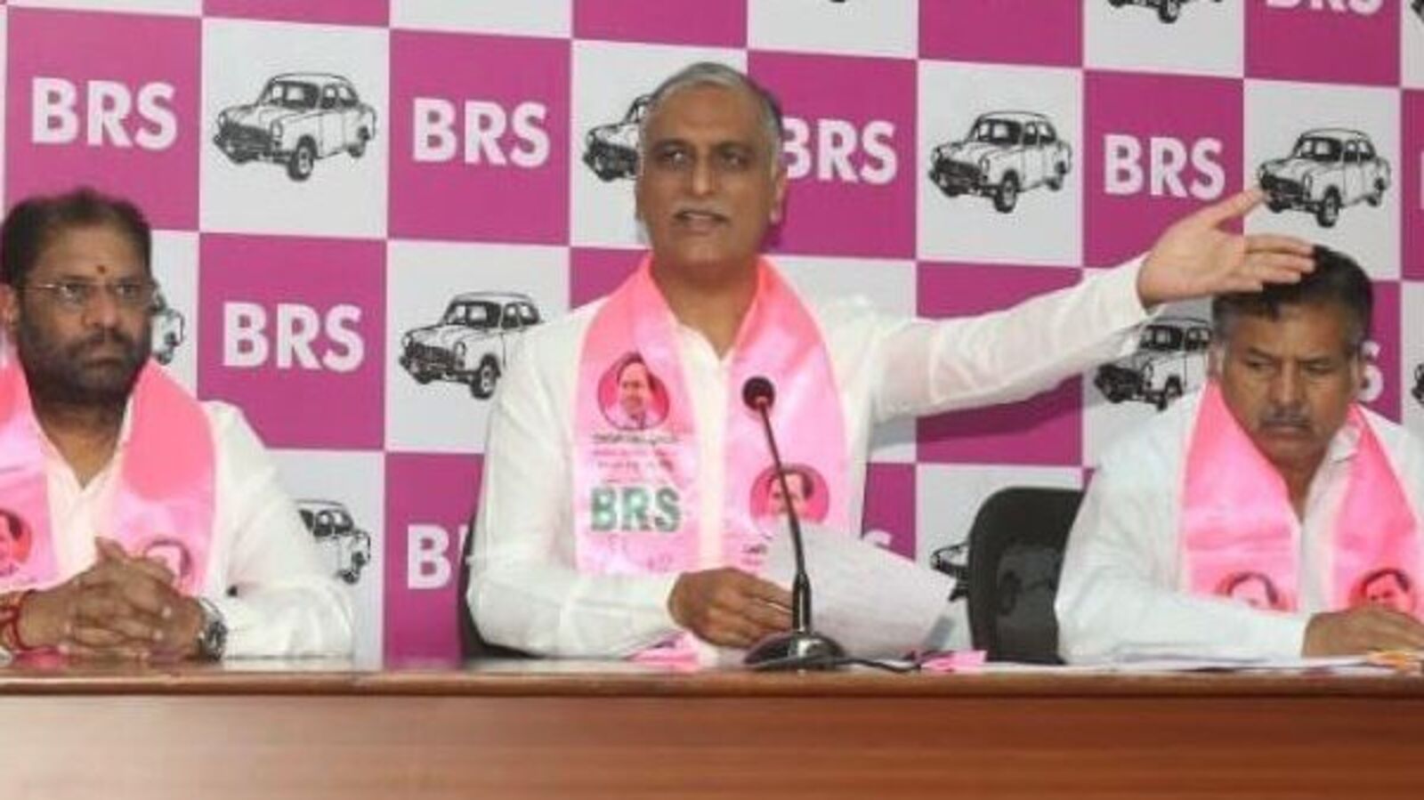 బనకచర్ల కోసం డీపీఆర్ టెండర్లు పిలుస్తుంటే మీరేం చేస్తున్నారు..? సీఎం రేవంత్ కు హరీశ్ రావ్ ప్రశ్నలు