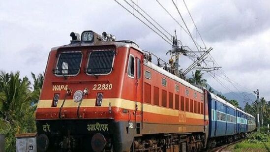 రైల్వే లైన్ల విస్తరణతో కాజీపేట-సికింద్రాబాద్‌ మధ్య రైలు ప్రయాణం మరింత వేగవంతం కానుంది. 