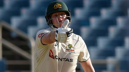 ఆస్ట్రేలియా బ్యాట్స్మెన్ స్టీవ్ స్మిత్ 13 సెంచరీలతో ఈ జాబితాలో రెండో స్థానంలో ఉన్నాడు. అతనికి, జో రూట్కు మధ్య 8 సెంచరీల తేడా ఉంది. ఆస్ట్రేలియా బ్యాట్స్మెన్ స్టీవ్ స్మిత్ 13 సెంచరీలతో ఈ జాబితాలో రెండో స్థానంలో ఉన్నాడు. అతనికి, జో రూట్కు మధ్య 8 సెంచరీల తేడా ఉంది.