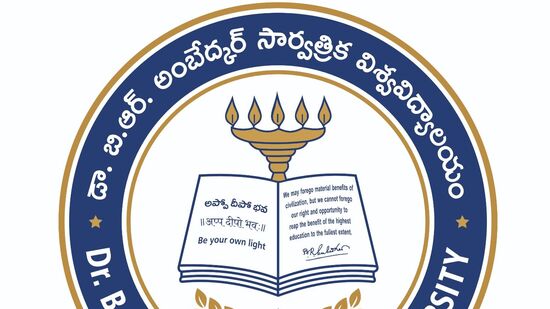 అడ్మిషన్ల విషయంలో ఏమైనా వివరాలు తెలుసుకోవాలనుకుంటే యూనివర్సిటీ హెల్ప్లైన్ నెంబర్లు 04023680222/333/444/555 లేదా 7382929570 సంప్రదించవచ్చు, అంతేకాకుండా 18005990101 టోల్ ఫ్రీ నెంబర్ ను సంప్రదించవచ్చు. అడ్మిషన్ల విషయంలో ఏమైనా వివరాలు తెలుసుకోవాలనుకుంటే యూనివర్సిటీ హెల్ప్లైన్ నెంబర్లు 04023680222/333/444/555 లేదా 7382929570 సంప్రదించవచ్చు, అంతేకాకుండా 18005990101 టోల్ ఫ్రీ నెంబర్ ను సంప్రదించవచ్చు.