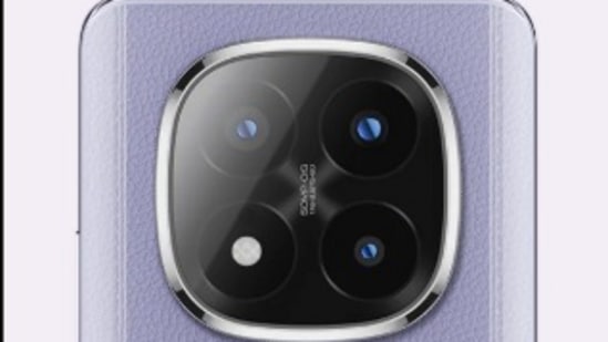 ఈ స్మార్ట్ఫోన్లో క్వాల్కమ్ స్నాప్డ్రాగన్ 7ఎస్ జెన్ 3 ప్రాసెసర్ ఉంటుంది. ఆండ్రాయిడ్ 14 ఆధారిత షావోమీ ఆక్సిజెన్ హైపర్ఓఎస్పై ఇది పనిచేస్తుంది. ఈ స్మార్ట్ఫోన్లో క్వాల్కమ్ స్నాప్డ్రాగన్ 7ఎస్ జెన్ 3 ప్రాసెసర్ ఉంటుంది. ఆండ్రాయిడ్ 14 ఆధారిత షావోమీ ఆక్సిజెన్ హైపర్ఓఎస్పై ఇది పనిచేస్తుంది.