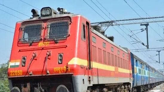 ఈ మార్గం ప్రయాణికుల రాకపోకలు, సరుకు రవాణాను సులభతరం చేయడమే కాకుండా, ఈ ప్రాంత ఆర్థిక అభివృద్ధికి దోహదపడనుందని కేంద్రమంత్రి కిషన్ రెడ్డి తెలిపారు. తెలంగాణ రైల్వే మౌలిక వసతుల అభివృద్ధికి నిర్ణయం తీసుకున్న ప్రధాని మోదీ, రైల్వేశాఖ మంత్రి అశ్వినీ వైష్ణవ్ కు కృతజ్ఞతలు తెలిపారు. 