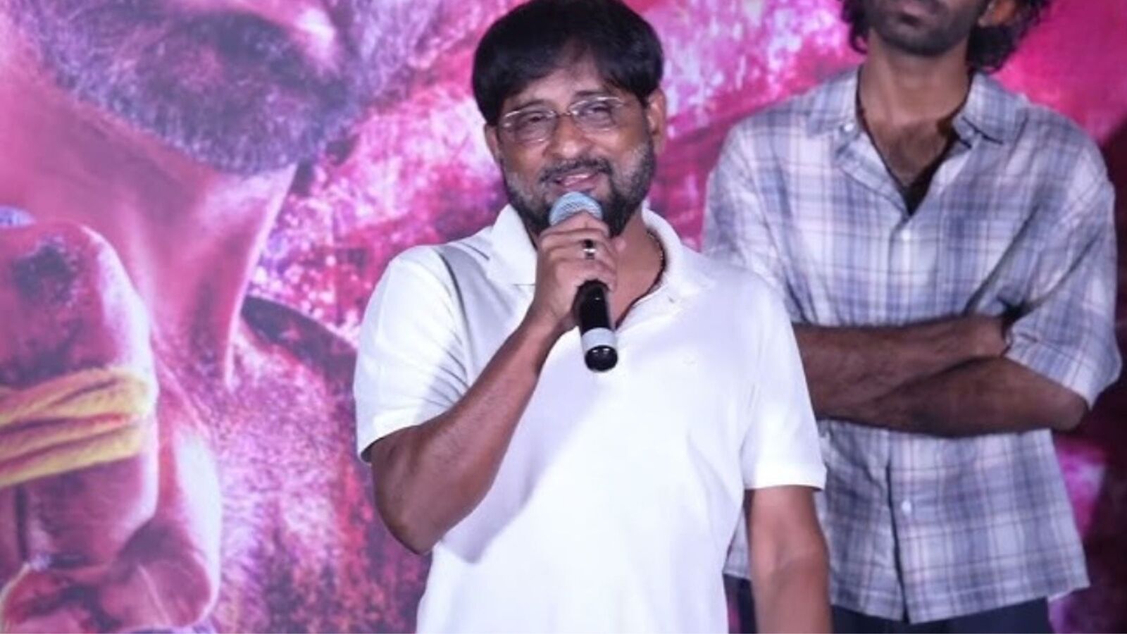 హీరో హీరోయిన్ల మధ్య సీన్స్ మాములుగా ఉండవు.. దీపావళి సినిమాలన్నీ హిట్ కొట్టాలి.. నిర్మాత రవిశంకర్ కామెంట్స్