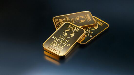 హైదరాబాద్లో 10 గ్రాముల పసిడి (22క్యారెట్లు) ధర రూ. 1,14,679 ఉంది. 24క్యారెట్ల బంగారం ధర రూ. 1,25,109గా కొనసాగుతోంది. కేజీ వెండి ధర రూ. 1,87,400గా ఉంది. హైదరాబాద్లో 10 గ్రాముల పసిడి (22క్యారెట్లు) ధర రూ. 1,14,679 ఉంది. 24క్యారెట్ల బంగారం ధర రూ. 1,25,109గా కొనసాగుతోంది. కేజీ వెండి ధర రూ. 1,87,400గా ఉంది.