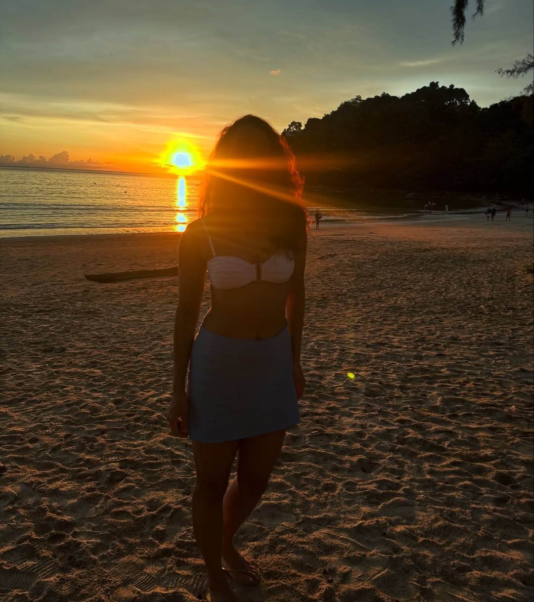 ఒక్క సినిమా చాలు నేషనల్ లెవెల్లో గుర్తింపు రావడానికి. అలాంటి ఒక్క సినిమా, ఒక్క పాత్ర కోసం హీరోలు, హీరోయిన్లు తెగ ఎదురుచూస్తుంటారు. అందుకోసం కష్టపడిన వారికి ఎప్పుడో ఒకసారి వారు కోరుకుంది జరుగుతుంది. ఒక్క సినిమా చాలు నేషనల్ లెవెల్లో గుర్తింపు రావడానికి. అలాంటి ఒక్క సినిమా, ఒక్క పాత్ర కోసం హీరోలు, హీరోయిన్లు తెగ ఎదురుచూస్తుంటారు. అందుకోసం కష్టపడిన వారికి ఎప్పుడో ఒకసారి వారు కోరుకుంది జరుగుతుంది.