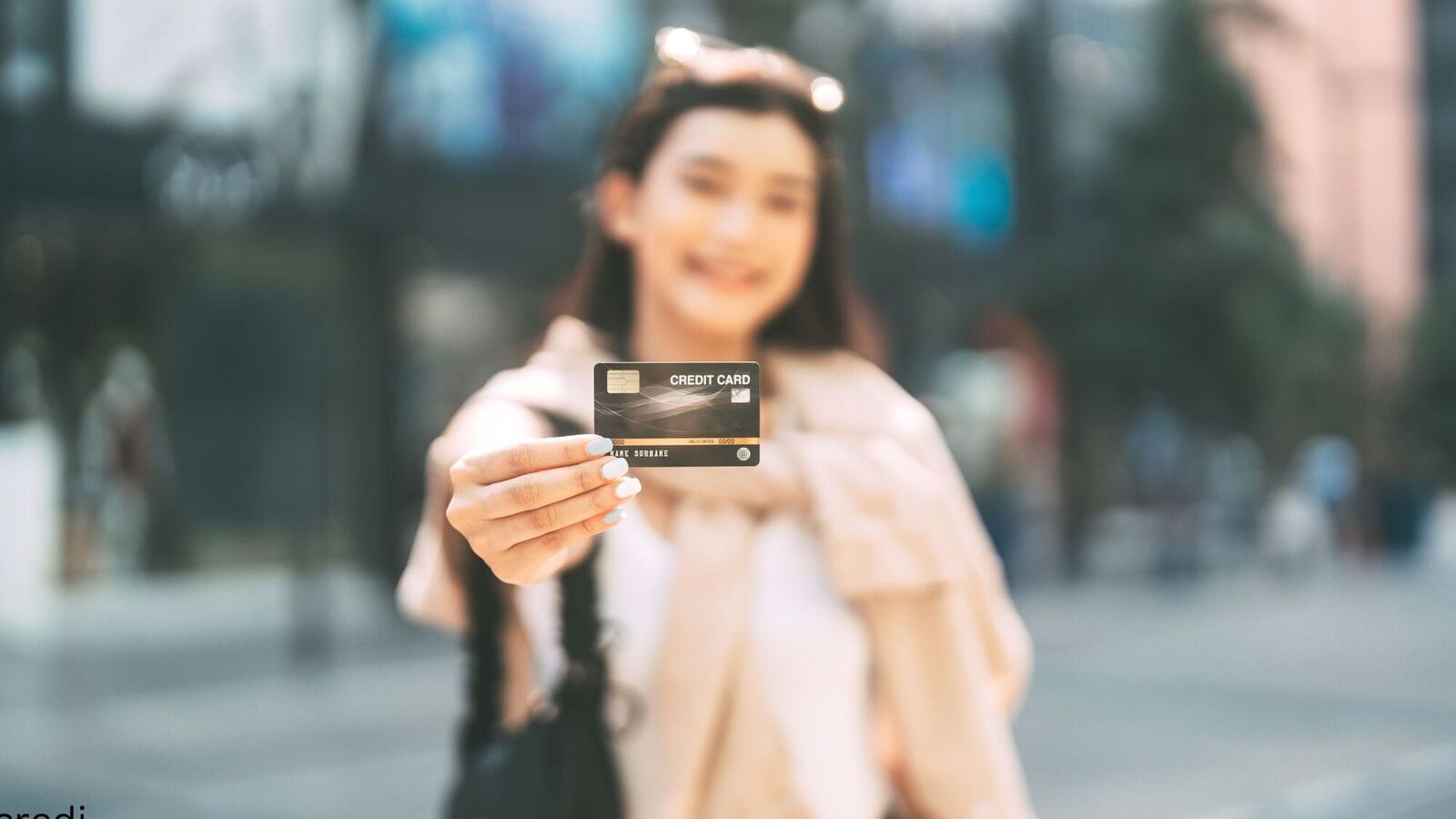 Cheaper flight tickets : ఈ క్రెడిట్​ కార్డులతో తక్కువ ధరకే విమాన టికెట్లు పొందొచ్చు!