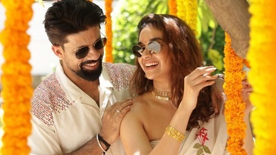 వేరే మతం కావడంతో అతనితో పెళ్లికి ఇంట్లో వాళ్లు ఒప్పుకోరని అనుకున్నా.. 15 ఏళ్లు అలా గడిపేశాం: కీర్తి సురేష్ కామెంట్స్