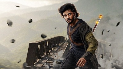 <p>మిరాయ్ ఓటీటీ- దర్శకుడు కార్తీక్ గట్టమనేని దర్శకత్వంలో తెరకెక్కిన మిరాయ్ ఓటీటీలోకి వచ్చేసింది. జియో హాట్‌స్టార్‌లో అక్టోబర్ 10 నుంచి తెలుగులో మిరాయ్ ఓటీటీ స్ట్రీమింగ్ అవుతోంది. ఈ సినిమాలో తేజ సజ్జా హీరోగా మంచు మనోజ్ విలన్‌గా అలరించారు. </p> 
