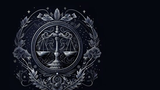 తులారాశి మొదటి ఇంట్లో సూర్యుడు, బుధుడు, కుజుడు కలయిక త్రిగ్రహి యోగాన్ని సృష్టిస్తుంది. ఇది ఈ రాశి వ్యక్తుల ఆత్మవిశ్వాసాన్ని పెంచుతుంది. సమాజంలో గౌరవం పెరుగుతుంది. మీరు మీ కష్టానికి ప్రతిఫలం పొందుతారు. చాలా కాలంగా పెండింగ్లో ఉన్న పనులు విజయవంతంగా పూర్తవుతాయి. ఆరోగ్యం బాగుంటుంది. వివాహం కాని వారికి మంచి వరుడు లభిస్తాడు. ఈ యోగం కారణంగా జీవిత భాగస్వామి కూడా మంచి పురోగతిని చూస్తారు. తులారాశి మొదటి ఇంట్లో సూర్యుడు, బుధుడు, కుజుడు కలయిక త్రిగ్రహి యోగాన్ని సృష్టిస్తుంది. ఇది ఈ రాశి వ్యక్తుల ఆత్మవిశ్వాసాన్ని పెంచుతుంది. సమాజంలో గౌరవం పెరుగుతుంది. మీరు మీ కష్టానికి ప్రతిఫలం పొందుతారు. చాలా కాలంగా పెండింగ్లో ఉన్న పనులు విజయవంతంగా పూర్తవుతాయి. ఆరోగ్యం బాగుంటుంది. వివాహం కాని వారికి మంచి వరుడు లభిస్తాడు. ఈ యోగం కారణంగా జీవిత భాగస్వామి కూడా మంచి పురోగతిని చూస్తారు.