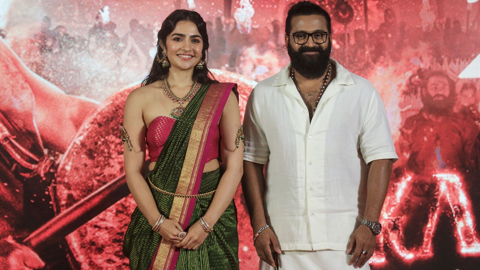 కాంతార చాప్టర్ 1 సంచలనం.. బాహుబలి కలెక్షన్లను దాటేసిన రిషబ్ శెట్టి మూవీ.. 12 రోజుల్లో ఎన్ని కోట్లంటే?