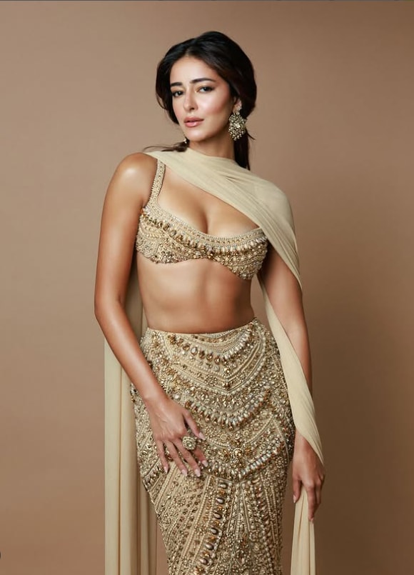 అనన్య పాండే ఫొటోలను తమన్నా లైక్ చేసింది. తెలుగులో విజయ్ దేవరకొండతో లైగర్ సినిమాలో అనన్య రొమాన్స్ చేసిన సంగతి తెలిసిందే. అనన్య పాండే ఫొటోలను తమన్నా లైక్ చేసింది. తెలుగులో విజయ్ దేవరకొండతో లైగర్ సినిమాలో అనన్య రొమాన్స్ చేసిన సంగతి తెలిసిందే.