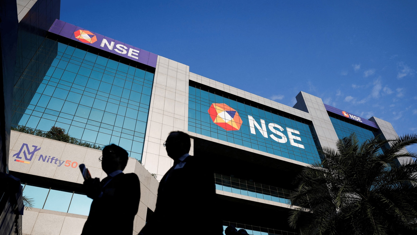 స్టాక్ మార్కెట్ హైలైట్స్: రిలయన్స్ దూకుడు.. సెన్సెక్స్, నిఫ్టీకి బూస్ట్