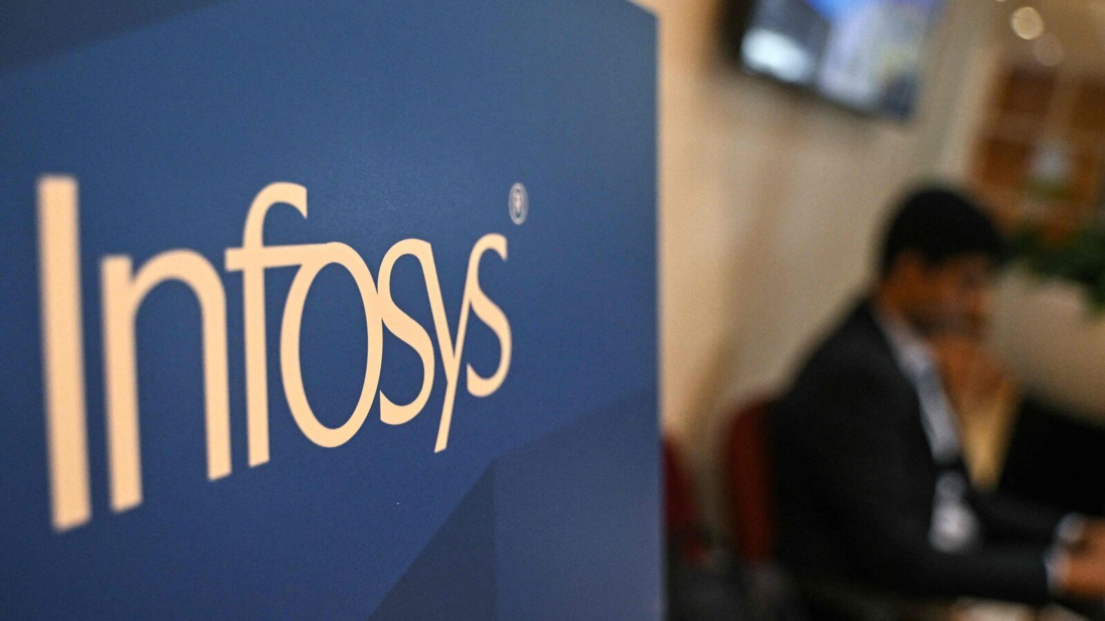 ఇన్ఫోసిస్ షేర్ ధరకు భారీ బూస్ట్: ప్రమోటర్లు ఆ కీలక నిర్ణయం తీసుకోవడమే కారణం